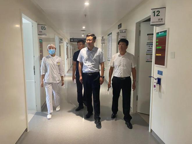 携手成长共筑护理未来丨曹妃甸职业技术学院领导赴北京协和医院调研本校学生培训护士工