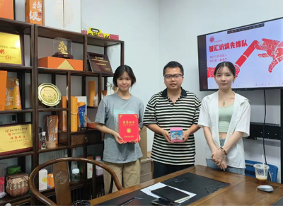 暑期寻访校友行：先锋队揭秘校友到就业路上的璀璨星光(图2)