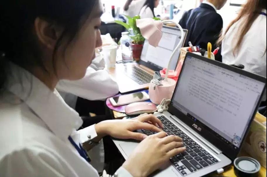 八维学院教你2024年自我提升与职业规划全攻略(图1)