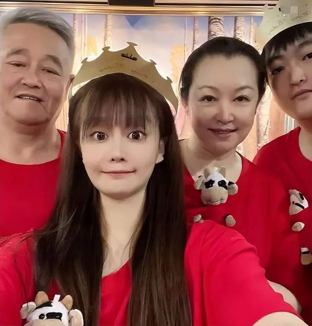 67岁赵本山正式复出！携赵家班开启世界巡演行程曝光春节都不休(图9)