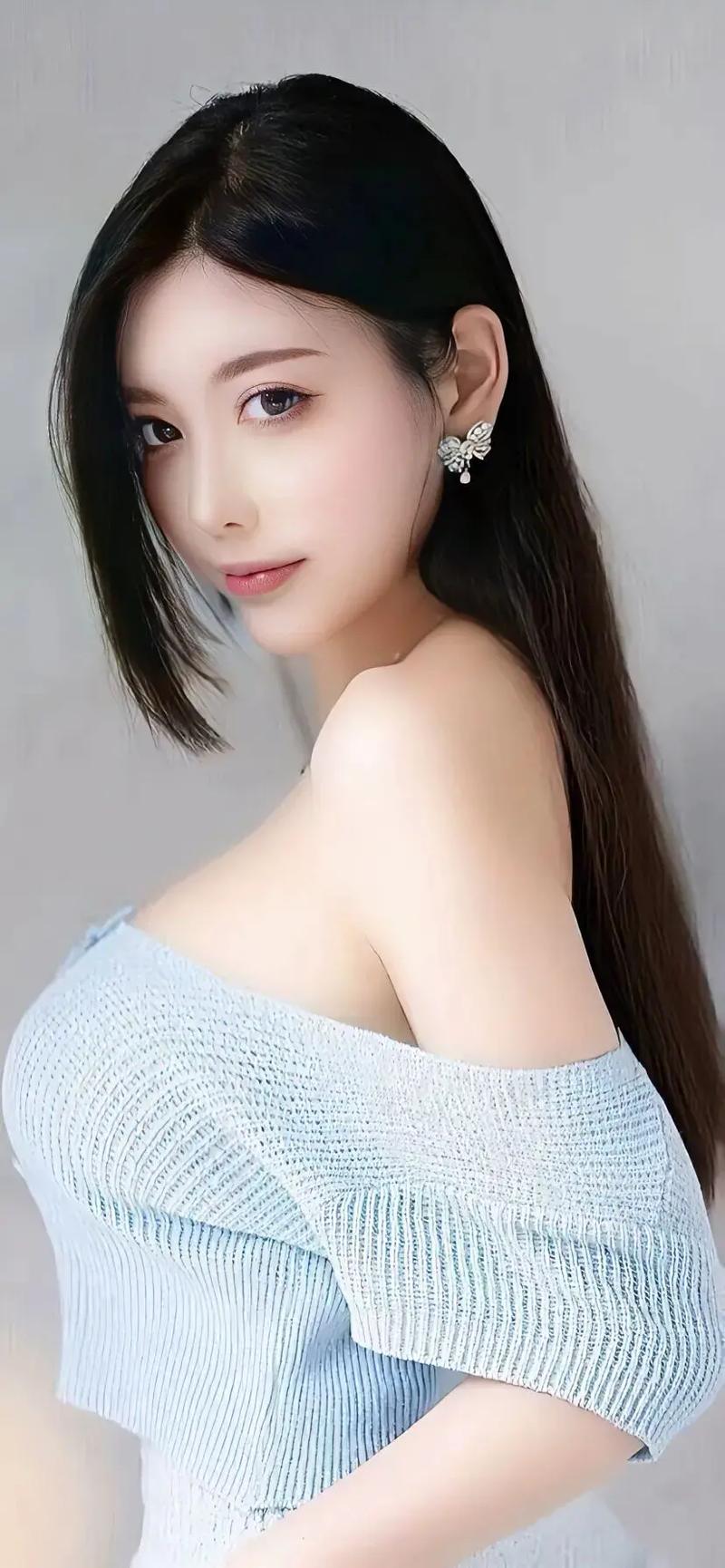 一面亲膜上边奶一个膜边V