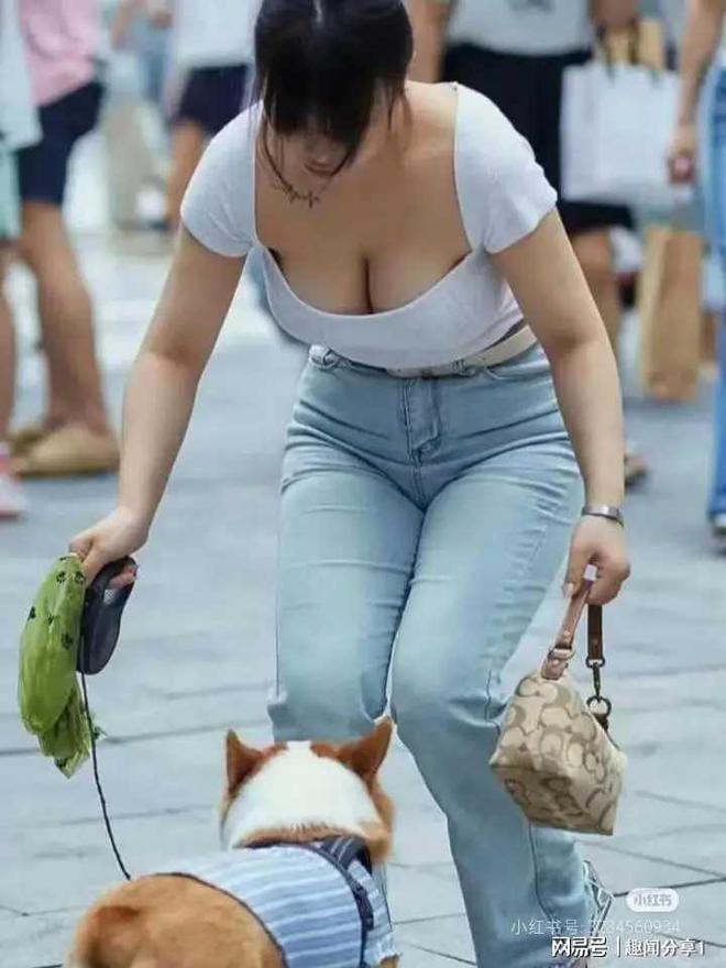 职场女人对付男人的软武器：吹捧！