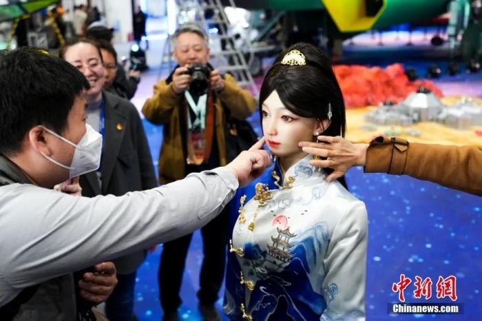 第一批人形机器人开始“整顿”职场(图2)