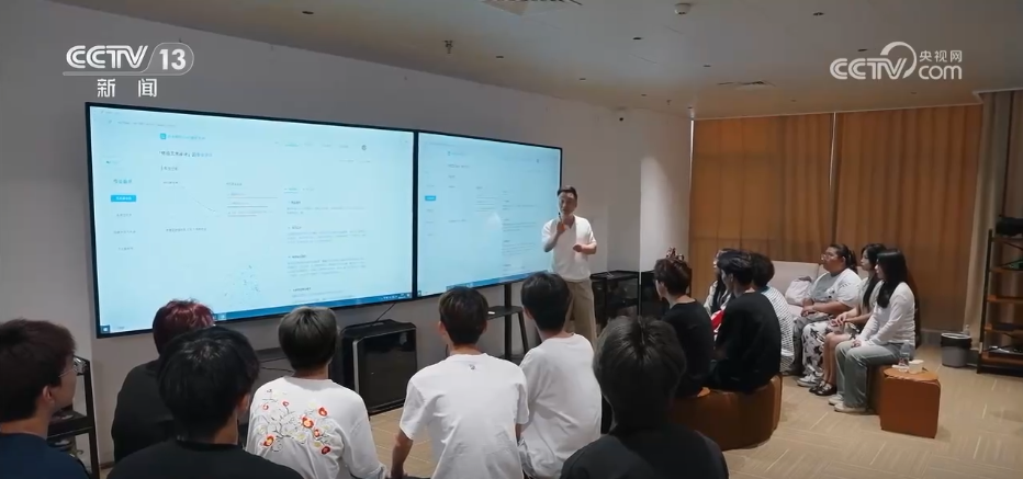 “搭平台+一站式服务+沉浸式直播带岗”多元化服务助力毕业生高质量就业(图5)
