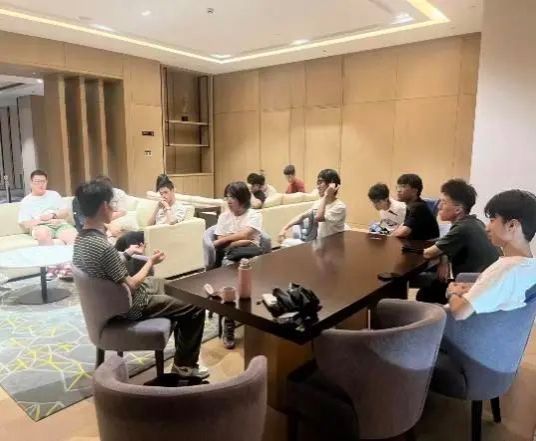 【安徽日报客户端】从校园到产业前沿！中科大人工智能与数据科学学院暑期实践团赴上海解码人工智能与创新产业发展(图14)
