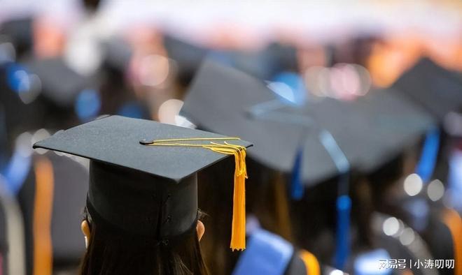 2025就业冰火两重天：有人月薪过万躺赢有人3千挣扎温饱！(图6)