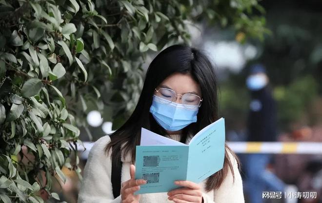 2025就业冰火两重天：有人月薪过万躺赢有人3千挣扎温饱！(图7)