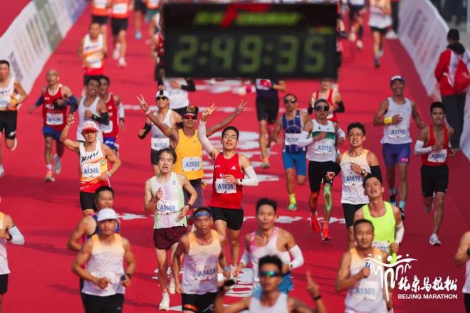 中年人的「叛逆」有很多种为什么他们偏偏选择马拉松？(图3)