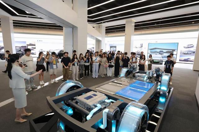 KAB大学生科技创新主题微创营在深圳举办(图2)