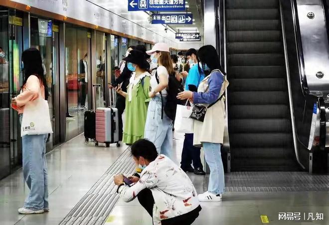 全国平均收入2892块？全国7亿打工人月入5000块已是隐形中产？(图5)