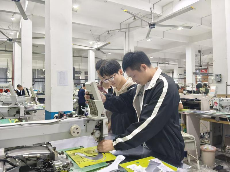 深读丨技术浪潮下职业技能如何“保鲜”？