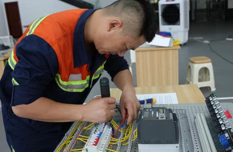 深读丨技术浪潮下职业技能如何“保鲜”？(图3)